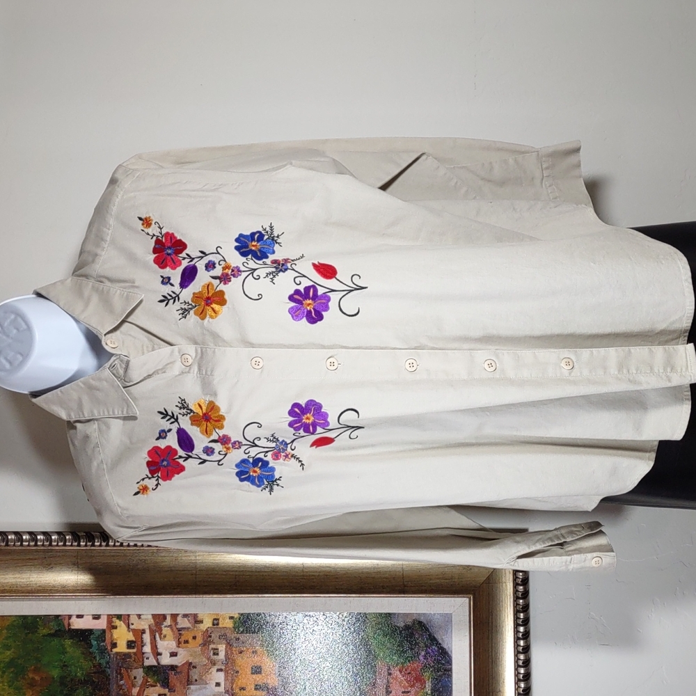 Westbound Petites Floral Embroidered Shirt